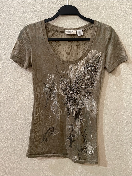 Miss Me Tops - Miss Me Butterfly Olive Scoop Neck Women’s Tee Size: Small